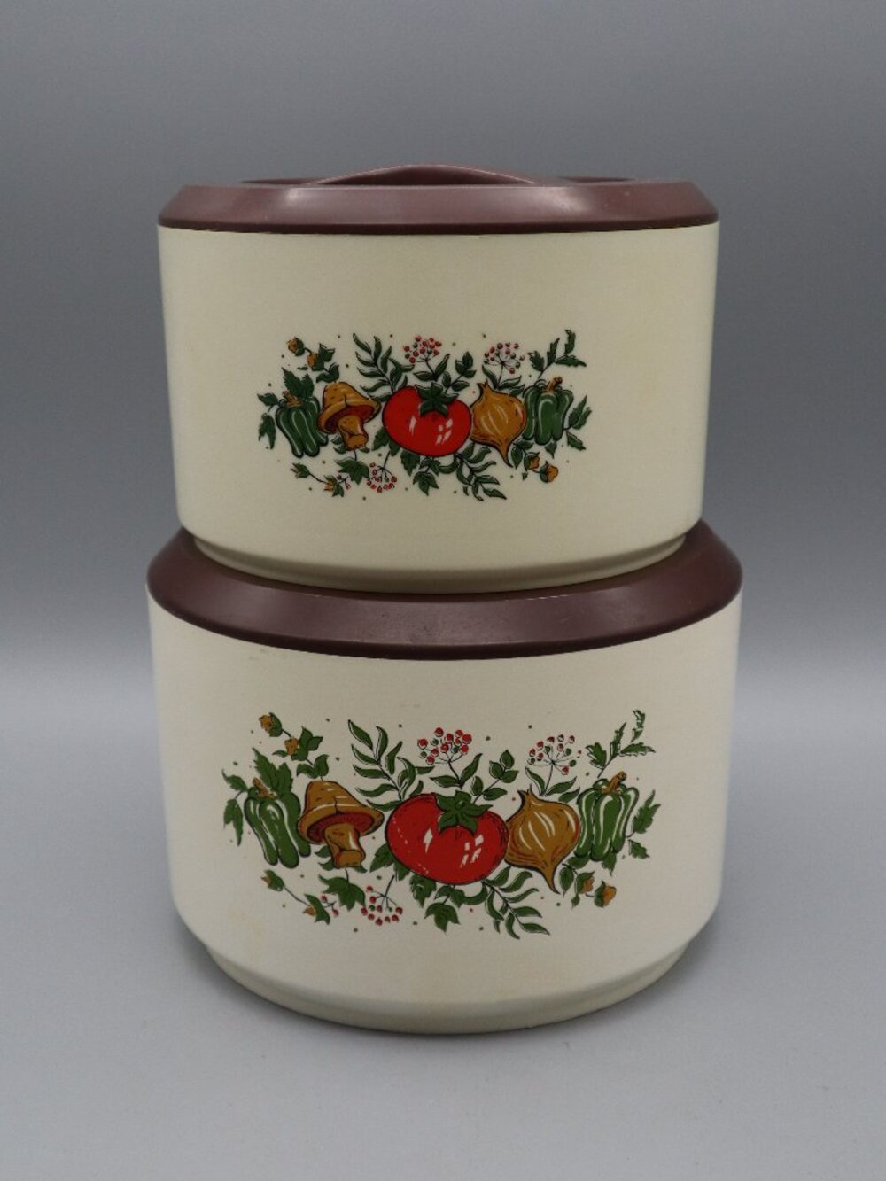 2 Vtg '70s Sterilite Spice of Life Plastic Nesting Storage Containers w/ Lids